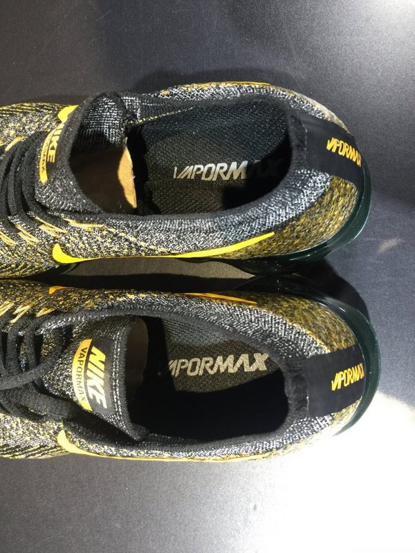 vapormax noir et rouge